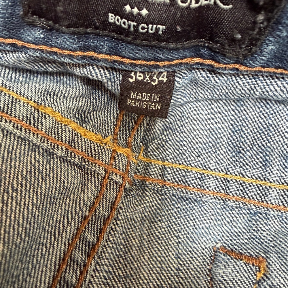 Banana Republic Men's Classic Indigo Bootcut Jeans - Picture 4 of 8